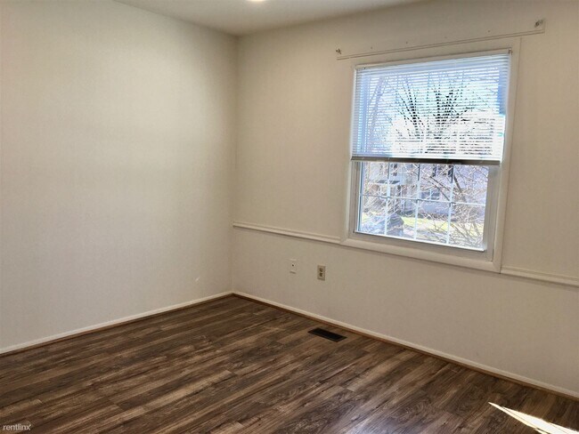 Building Photo - 3 br, 3.5 bath House - 7 Bonbon Ct
