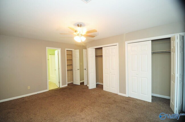 Foto del edificio - 9016 Mahogany Row SE