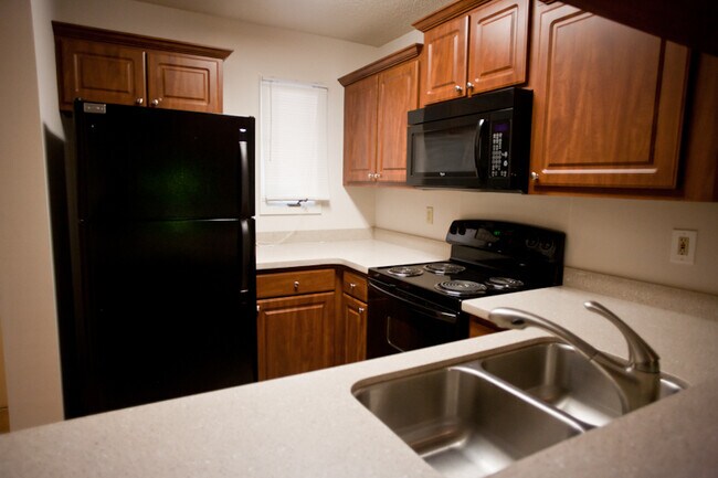 Foto del edificio - Renovated Townhouse-style Apartment Close ...