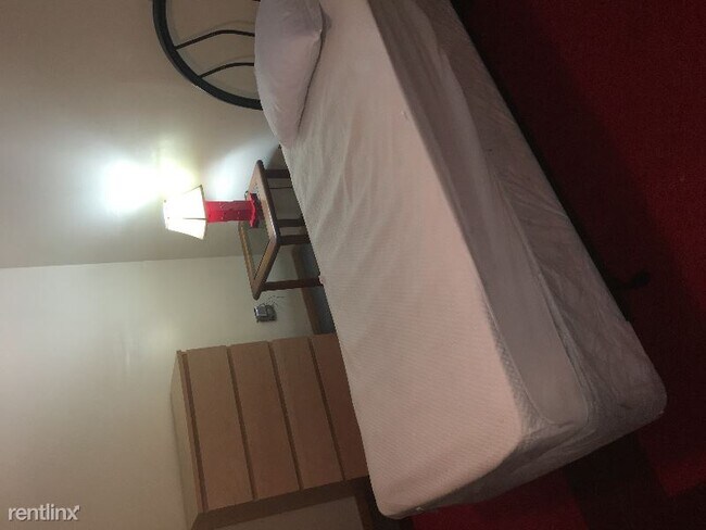 Foto del edificio - 1 br, 1 bath House - 358 Irving Ave