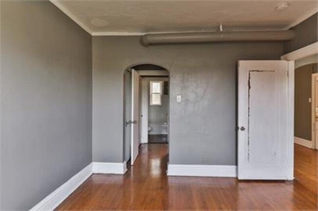 Building Photo - 3858 Bamberger Ave