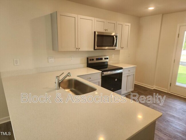 Foto del edificio - 8640 Brixton Shay Dr