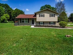 Building Photo - 11001 Roane Dr