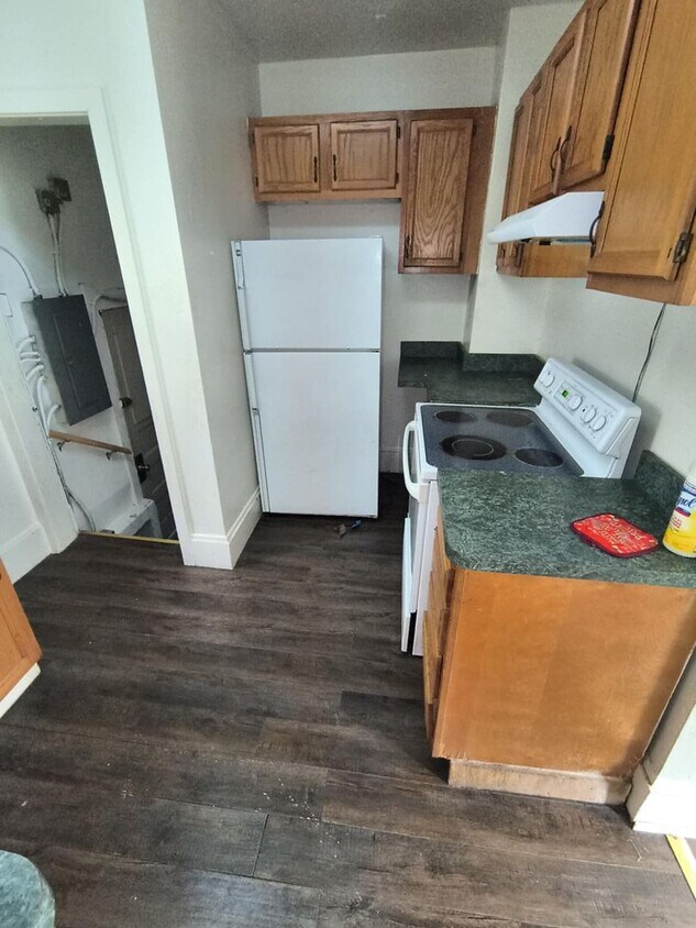 Building Photo - Cute 3 Bedroom 1 Bath House Located in Nor...