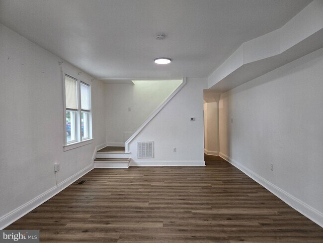 Foto del edificio - 739 S Kent St