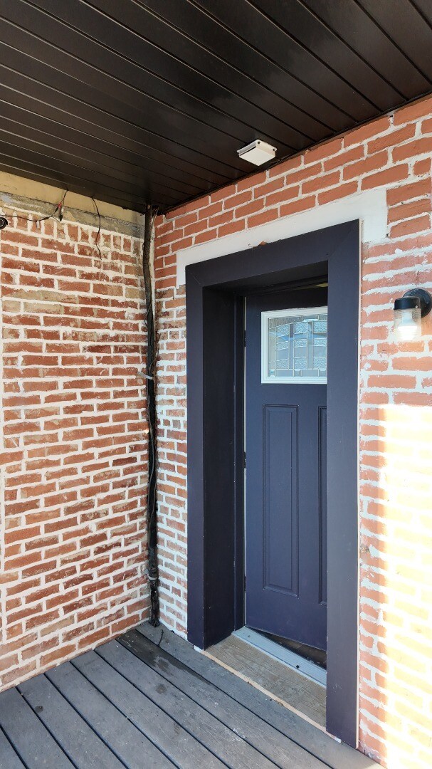 Foto del edificio - Stylish 1-Bed Loft with Bonus Space in OTR – In-Unit Laundry!