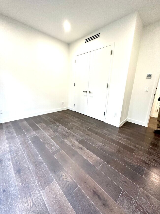 Foto del edificio - 249 E 50th St