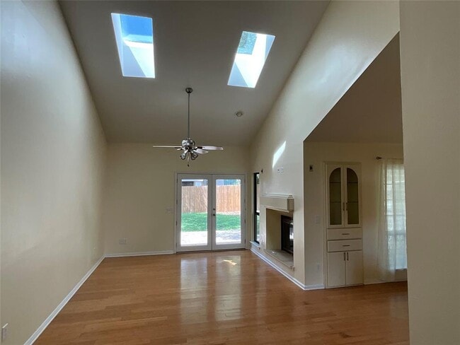 Building Photo - 15702 Racine Cove