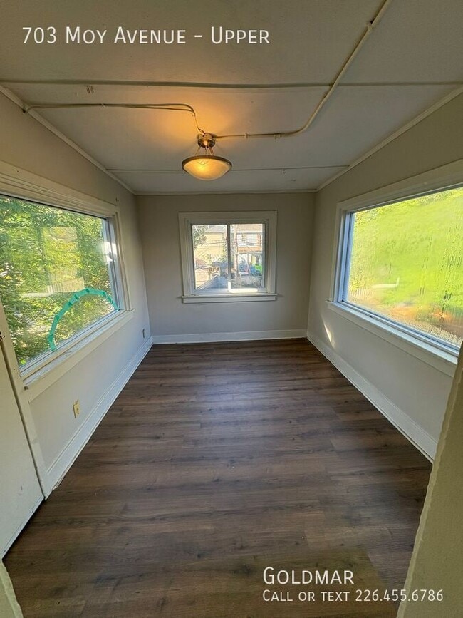 Photo du bâtiment - NEW LISTING