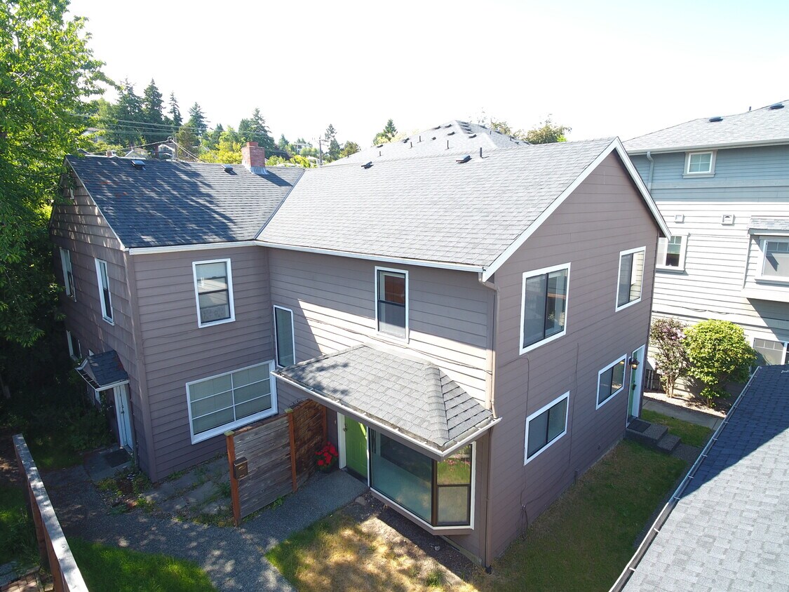 Primary Photo - 3420 34th Ave W