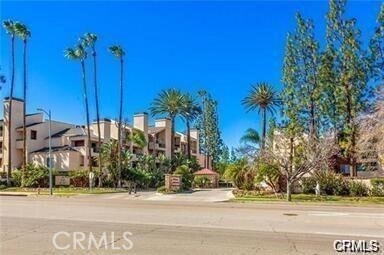 Foto principal - 5500 Owensmouth Ave