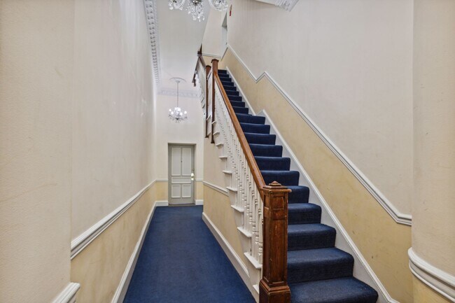 Foto del edificio - Available Now! Georgetown! Professionally Managed High End 1 Bed/ 1 Bath Condo