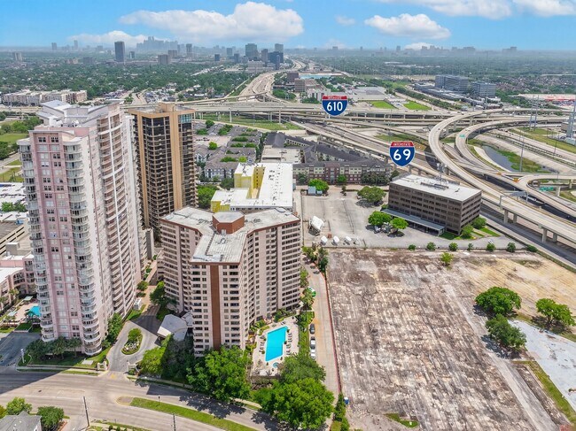 Foto del edificio - 3525 Sage Rd
