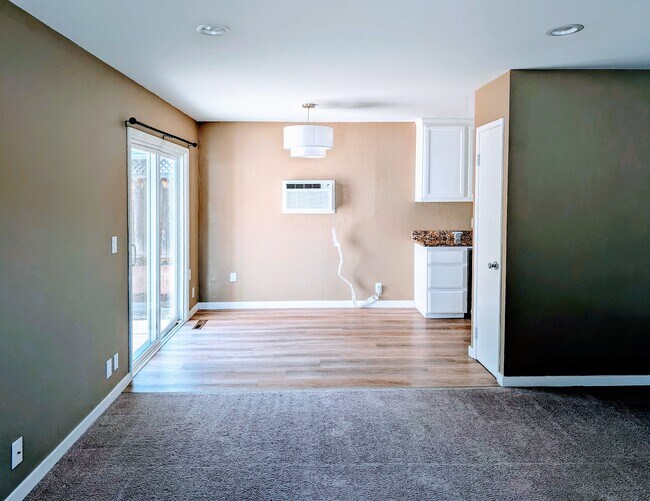 Foto del edificio - 22422 Walnut Cir S