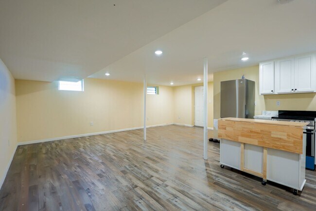 Foto del edificio - Cozy 1 BR/1 BA Apartment in Severna Park!