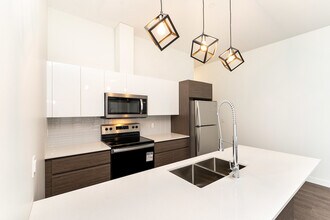 Building Photo - The Trax