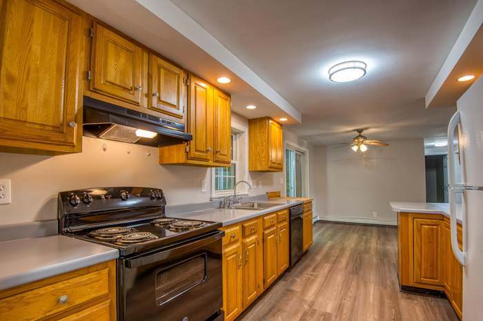 Updated kitchen - 490 Tasker Hill Rd