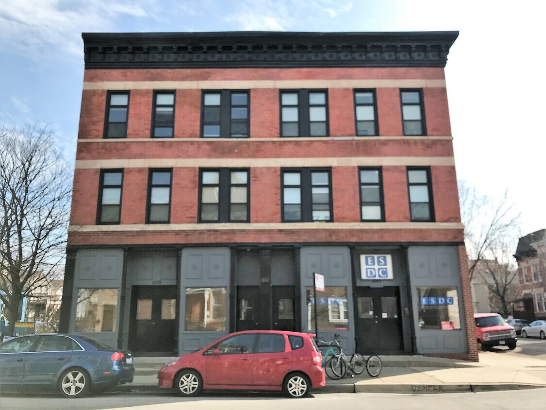 Primary Photo - 1843 S Carpenter St
