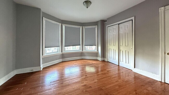 Building Photo - 4BR Home with Exposed Beams & Private Deck in Germantown