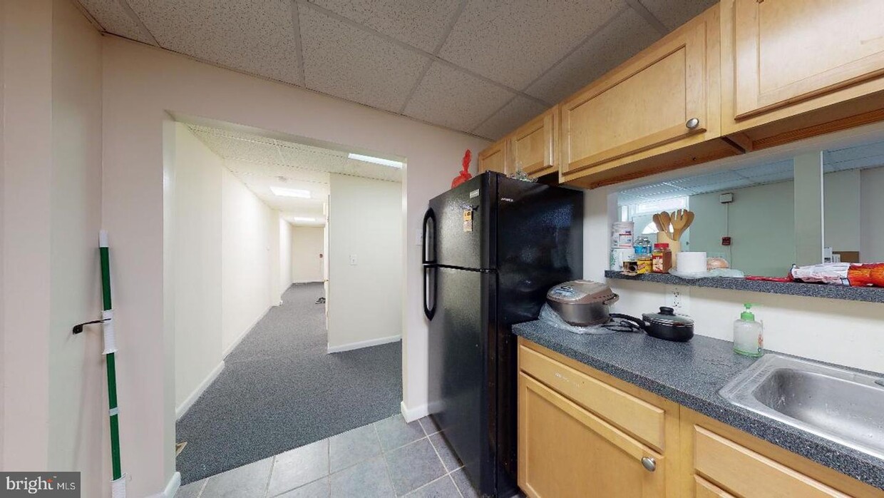 Foto principal - 4101 Baltimore Ave
