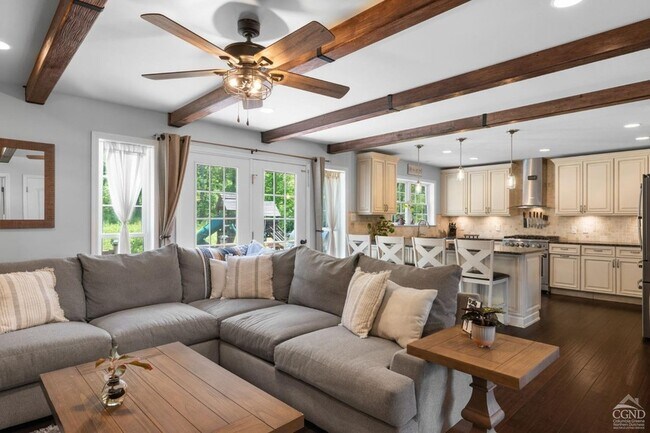 Foto del edificio - 174 Grove School Rd