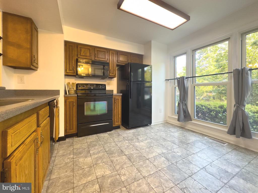 Primary Photo - 6012 Rockton Ct
