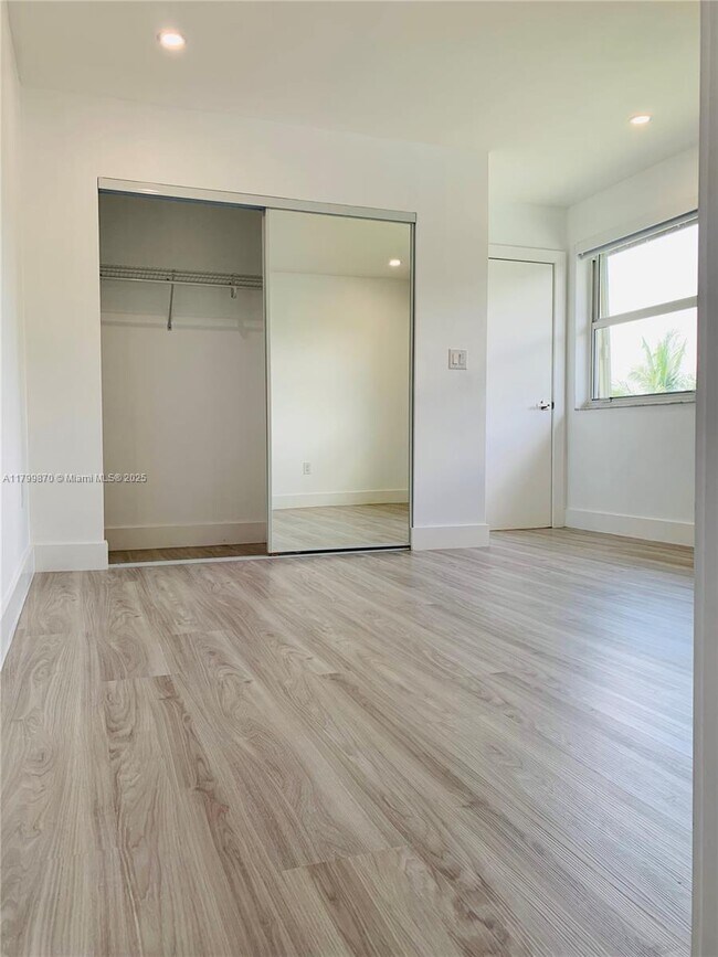 Building Photo - 5441 NW 174th Dr