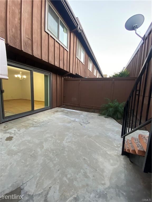 Building Photo - 3 br, 3 bath Townhome - 1414 Dalmatia Dr