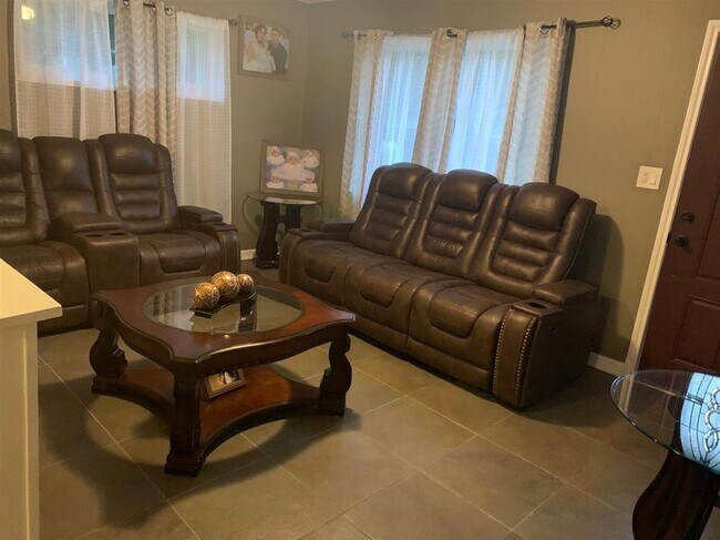 Foto del edificio - 216 Katherine St