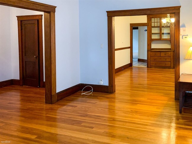 Building Photo - 2 br, 1 bath Apartment - 45 Upland Rd