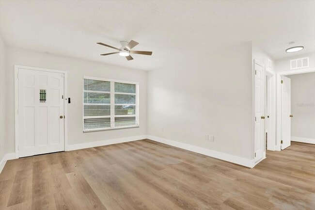 Building Photo - 5543 Gulf Dr