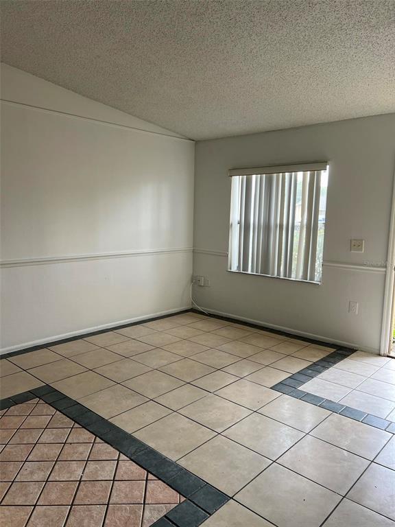 Foto del edificio - 1081 Woodman Way