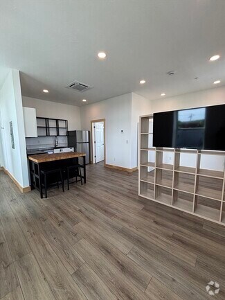 Building Photo - 1190 Stafford Rd