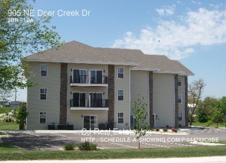 905 NE Deer Creek Dr, Grain Valley, MO 64029 Room for Rent in Grain
