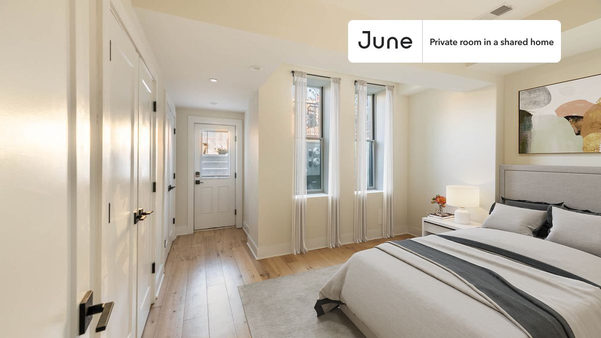 Private bedroom in 3 bed/2.5 bath Home - Private bedroom in 3 bed/2.5 bath Home