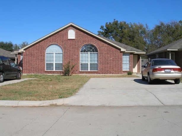 Building Photo - 1718 Tina Marie Rd