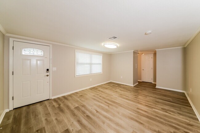 Building Photo - 5009 Silk Oak Dr