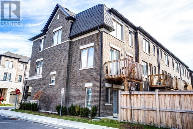 Building Photo - 20 Lavinia Rd