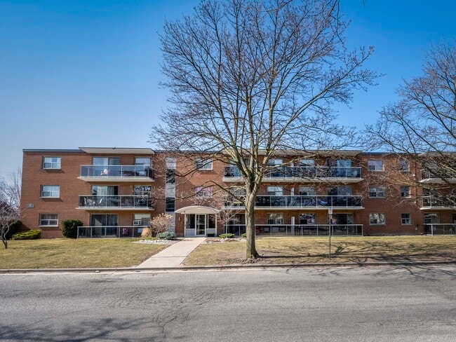 Building Photo - Dorchester Apartments