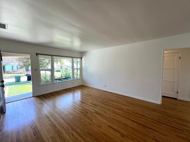 Building Photo - 3 Bedroom home in Whittier now available