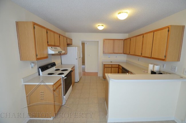 Building Photo - 531 Beechcraft Street- West Ashley