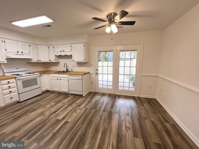 Foto del edificio - 255 Farrell Ln