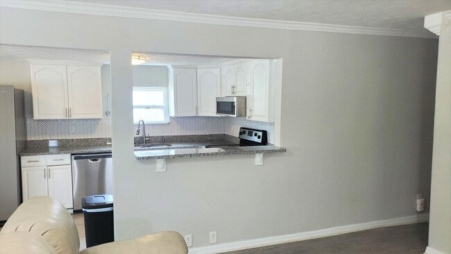 Building Photo - 3BR / 2BA HOME -  St Johns Park   *COMING ...