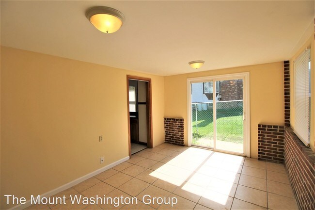 Building Photo - 218 Riverview Ave