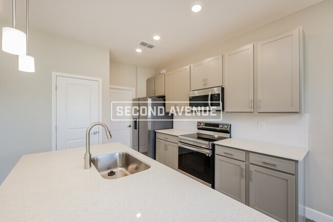 Building Photo - 2726 Trilby Ave