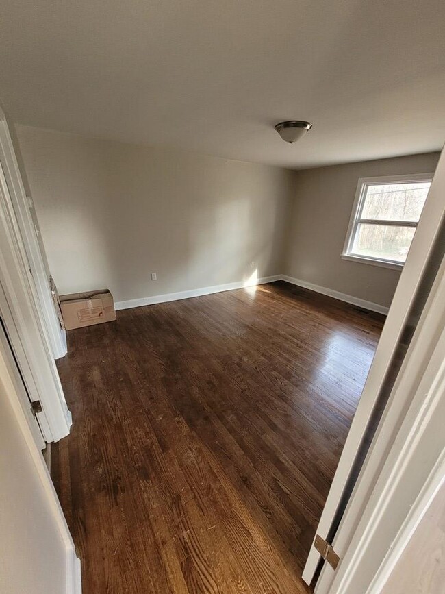 Building Photo - 1332 Hillcrest Ave