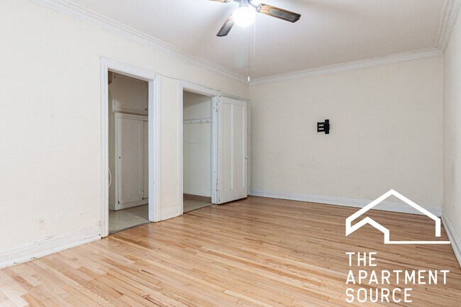 Foto del edificio - 540 W Briar Pl