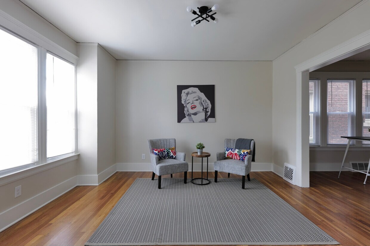 Primary Photo - 1143 W Euclid St