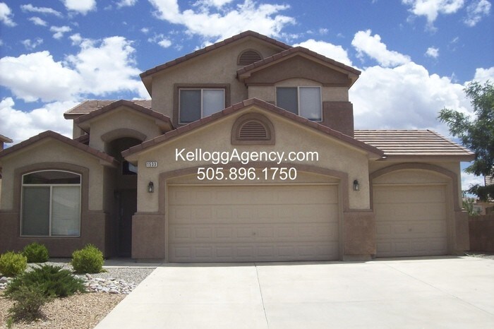 Primary Photo - 3BR w/Loft - 3 Car Garage - Cabezon