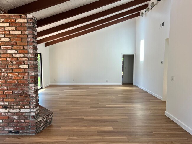 Foto del edificio - Updated 3 bedroom Home